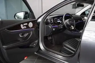 Mercedes-Benz E 400, 3.5, 245 kW, petrol, automatic, four-wheel drive