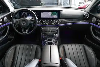 Mercedes-Benz E 400, 3.5, 245 kW, petrol, automatic, four-wheel drive
