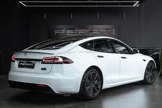 Tesla Model S, 357 kW, электричество, автомат, полный привод
