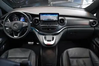 Mercedes-Benz V 300, 2.0, 174 kW, diesel, automatic, rear-wheel drive