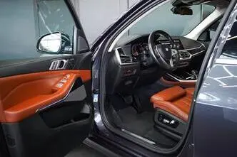 BMW X7, 3.0, 250 kW, petrol, automatic, four-wheel drive