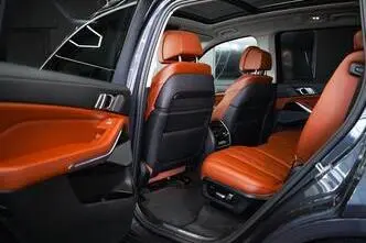 BMW X7, 3.0, 250 kW, petrol, automatic, four-wheel drive