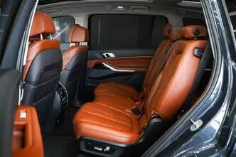 BMW X7, 3.0, 250 kW, petrol, automatic, four-wheel drive