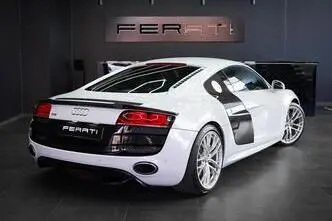 Audi R8, 5.2, 386 kW, petrol, manual, four-wheel drive