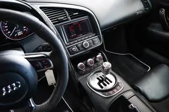 Audi R8, 5.2, 386 kW, petrol, manual, four-wheel drive