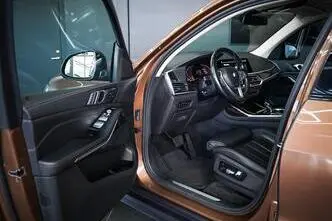 BMW X7, 3.0, 195 kW, diesel, automatic, four-wheel drive