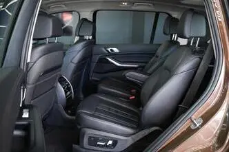 BMW X7, 3.0, 195 kW, diesel, automatic, four-wheel drive