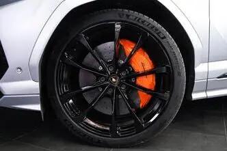 Lamborghini Urus, 4.0, 478 kW, petrol, automatic, four-wheel drive