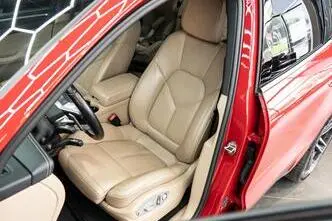 Porsche Macan, 2.0, 180 kW, petrol, automatic, four-wheel drive