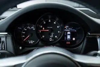 Porsche Macan, 2.0, 180 kW, petrol, automatic, four-wheel drive