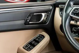 Porsche Macan, 2.0, 180 kW, petrol, automatic, four-wheel drive