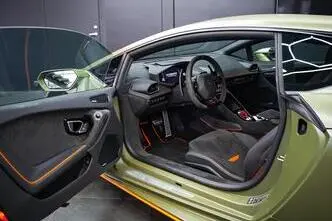 Lamborghini Huracán, 5.2, 470 kW, petrol, automatic, rear-wheel drive
