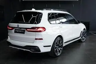 BMW X7, 3.0, 250 kW, hybrid, automatic, four-wheel drive
