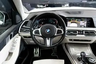 BMW X7, 3.0, 250 kW, hybrid, automatic, four-wheel drive