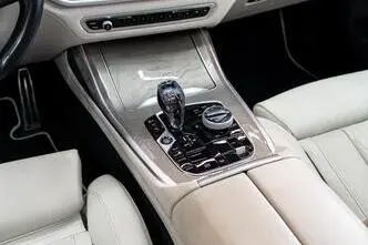 BMW X7, 3.0, 250 kW, hybrid, automatic, four-wheel drive