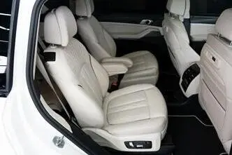 BMW X7, 3.0, 250 kW, hybrid, automatic, four-wheel drive