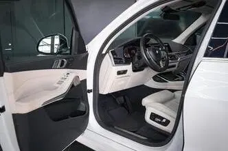 BMW X7, 3.0, 195 kW, diesel, automatic, four-wheel drive