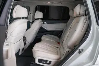 BMW X7, 3.0, 195 kW, diesel, automatic, four-wheel drive