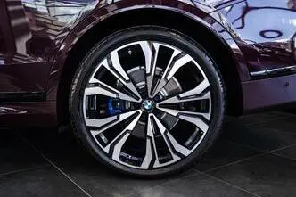 BMW X7, 3.0, 250 kW, hybrid, automatic, four-wheel drive