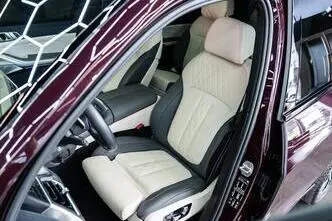 BMW X7, 3.0, 250 kW, hybrid, automatic, four-wheel drive