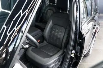 Land Rover Defender, 3.0, 294 kW, hybrid, automatic, four-wheel drive