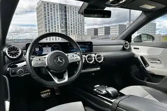 Mercedes-Benz CLA 180, 1.3, 100 kW, бензин, автомат, передний привод