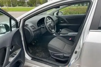 Toyota Avensis, 2.0, 112 kW, bensiin, manuaal, esivedu