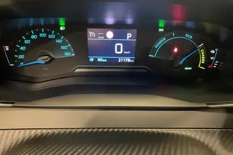 Peugeot 2008, elekter, automaat, esivedu