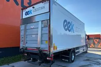 Volvo FM 330 4x2, 243 kW, diesel, automatic