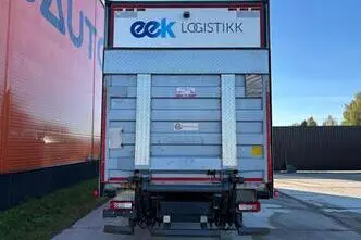 Volvo FM 330 4x2, 243 kW, diesel, automatic