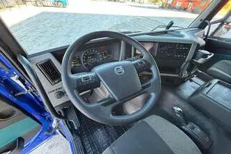Volvo FM 330 4x2, 243 kW, diesel, automatic