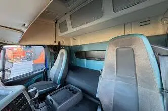 Volvo FM 330 4x2, 243 kW, diesel, automatic