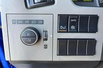 Volvo FM 330 4x2, 243 kW, diesel, automatic