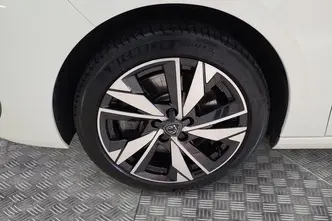 Peugeot 308, 1.6, 132 kW, подключаемый гибрид, автомат, передний привод