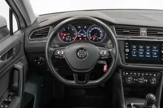 Volkswagen Tiguan, 2.0, 110 kW, petrol, manual, front-wheel drive