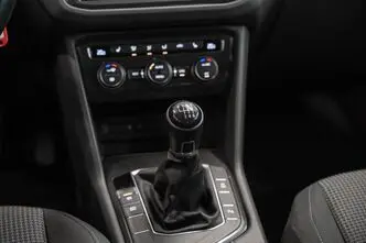 Volkswagen Tiguan, 2.0, 110 kW, petrol, manual, front-wheel drive