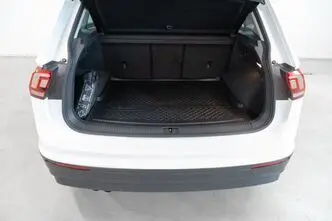 Volkswagen Tiguan, 2.0, 110 kW, petrol, manual, front-wheel drive
