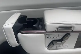Lexus LM 350, 2.5, 140 kW, hübriid, automaat, nelikvedu