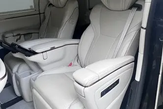 Lexus LM 350, 2.5, 140 kW, hübriid, automaat, nelikvedu