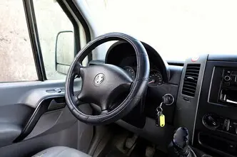 Volkswagen Crafter, 2.5, 100 kW, дизель, механическая, задний привод