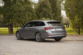 Škoda Octavia, 1.5, 110 kW, гибрид, автомат, передний привод