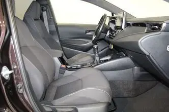 Toyota Corolla, 1.2, 85 kW, бензин, механическая, передний привод