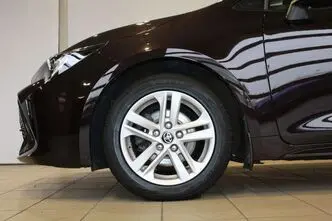 Toyota Corolla, 1.2, 85 kW, бензин, механическая, передний привод
