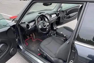 MINI Cooper, 1.6, 88 kW, petrol, manual, front-wheel drive