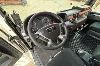 MAN TGX 26.480 6x2, 12.4, 353 kW, diisel, automaat, tagavedu