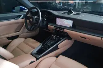 Porsche 911, 3.0, 331 kW, бензин, автомат, задний привод