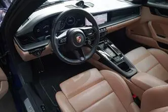 Porsche 911, 3.0, 331 kW, бензин, автомат, задний привод