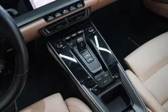 Porsche 911, 3.0, 331 kW, бензин, автомат, задний привод