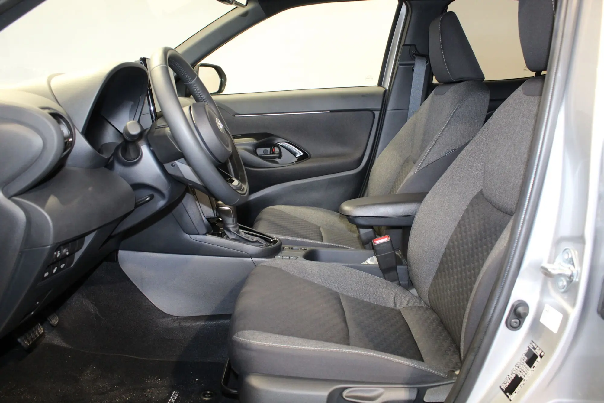 Toyota Yaris Cross, 1.5, 68 kW, hybrid, automatic, front-wheel drive
