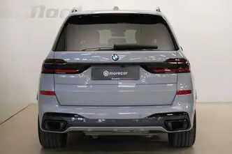 BMW X7, 3.0, 250 kW, hybrid, automatic, four-wheel drive